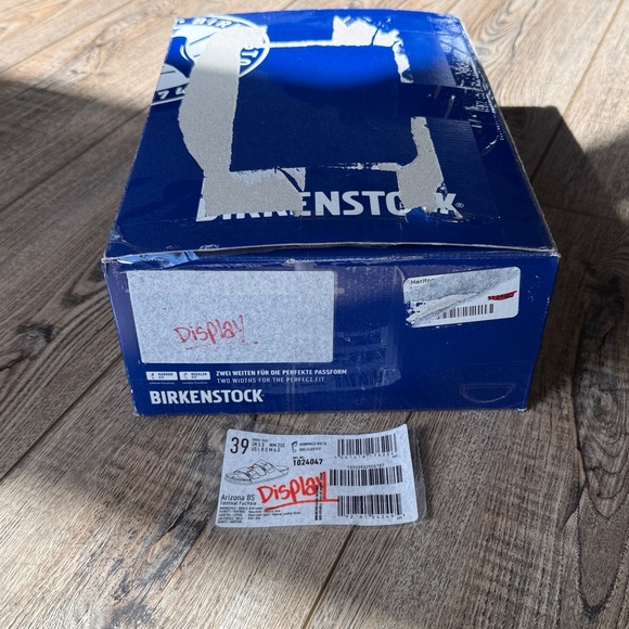 Birkenstock Arizona BS Oiled Leather in Color
Festival Fuchsia EU 39 NWT Sample - Picture 12 of 16